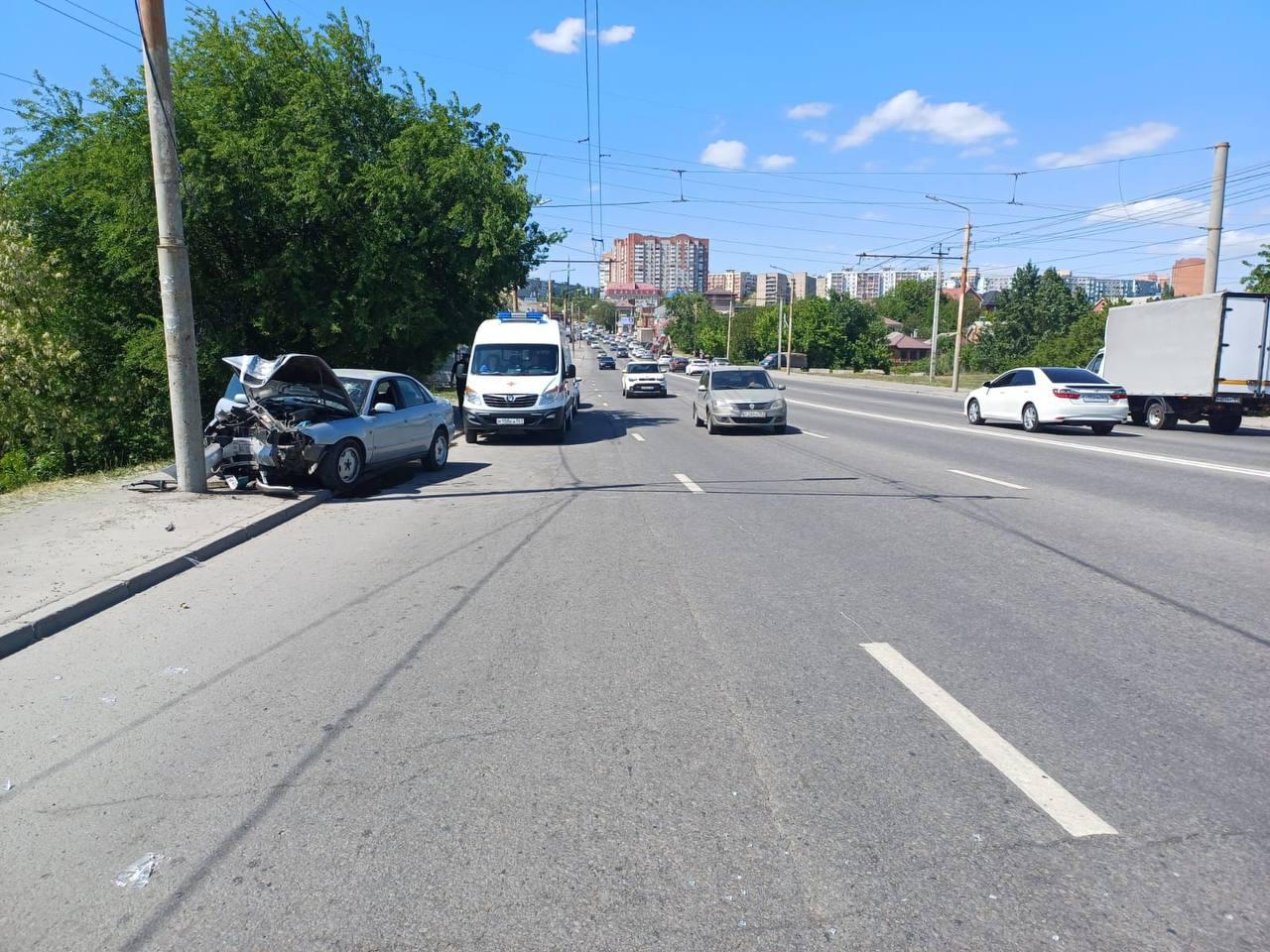 В Ростове водитель разбился насмерть, врезавшись в опору ЛЭП - 4 мая 2024 -  161.ру