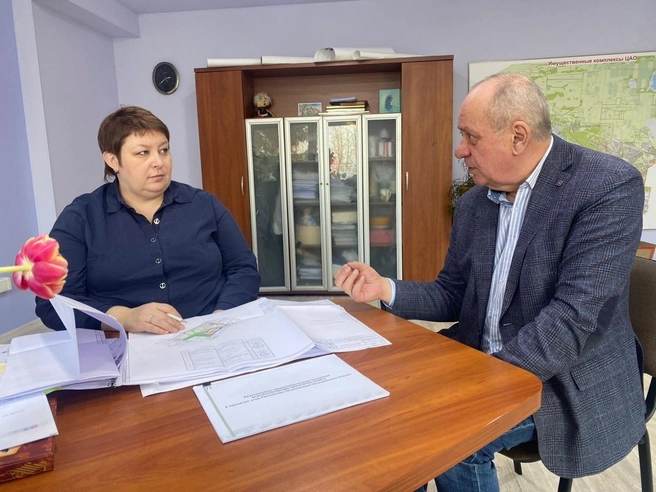 Юлия Карнаухова много лет работает в управе. Она занимает должность заместителя главы | Источник: Управа Центрального А.О. г.Тюмени / Vk.com