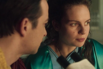 Любовь или абьюз: разбираем отношения преподавателя и студентки на примере фильма «Северная станция»