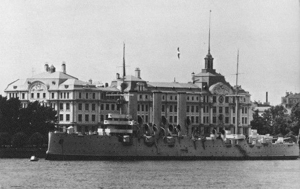 Крейсер «Аврора», открытка из Ленинграда 1960 годов | Источник: из фондов ЦВММ