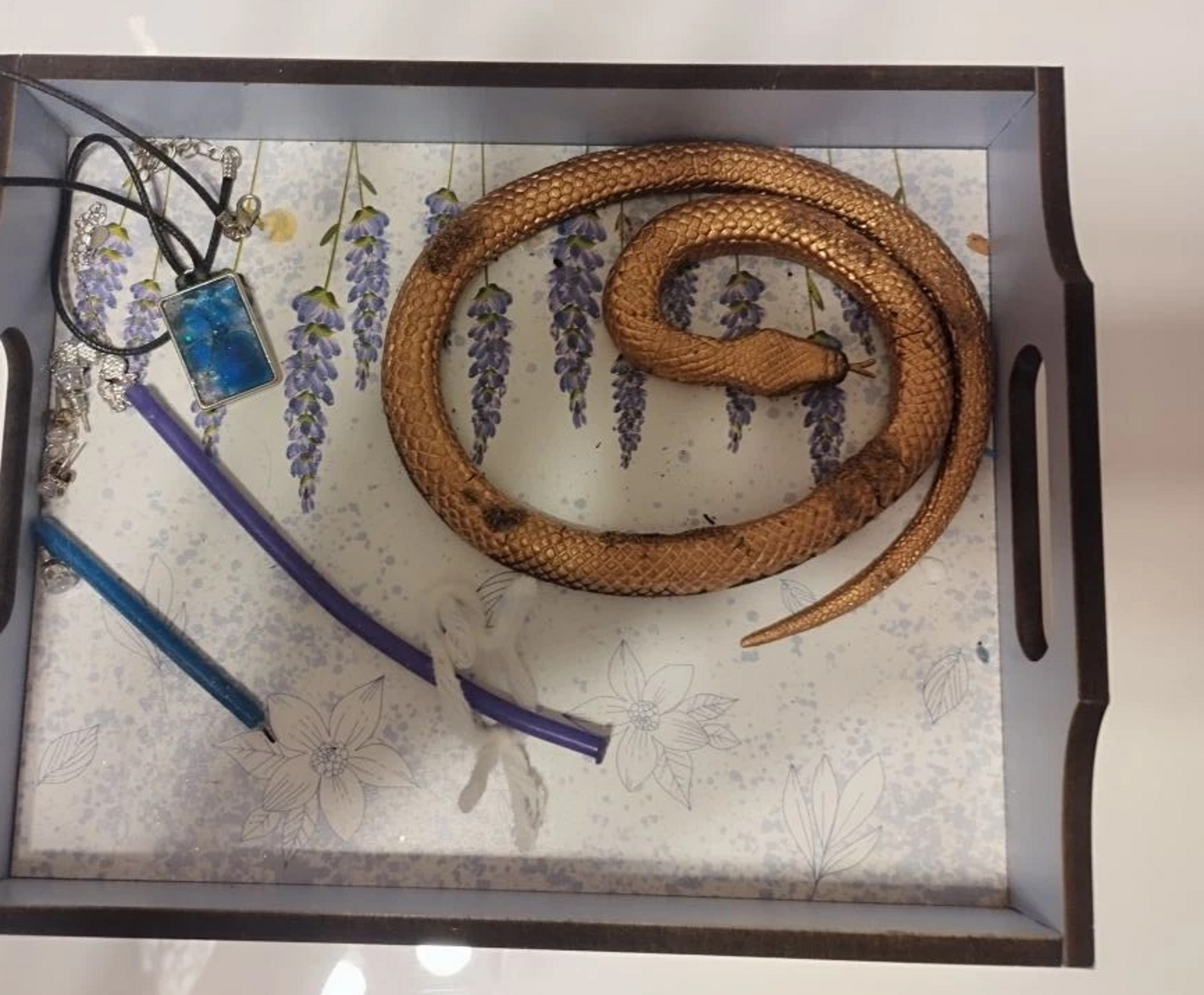 Стала называть себя богиней любви: уралец заявил полиции, что его жена ушла в секту вместе с детьми