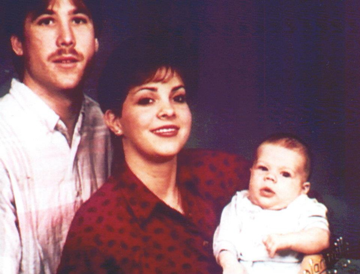 Майкл, Бонни и малыш Аарон — вроде бы счастливая семья