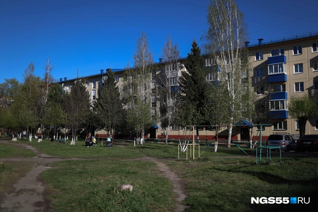 Так выглядит площадка, возле которой я разговорилась с родителями | Источник: Евгений Софийчук / NGS55.RU