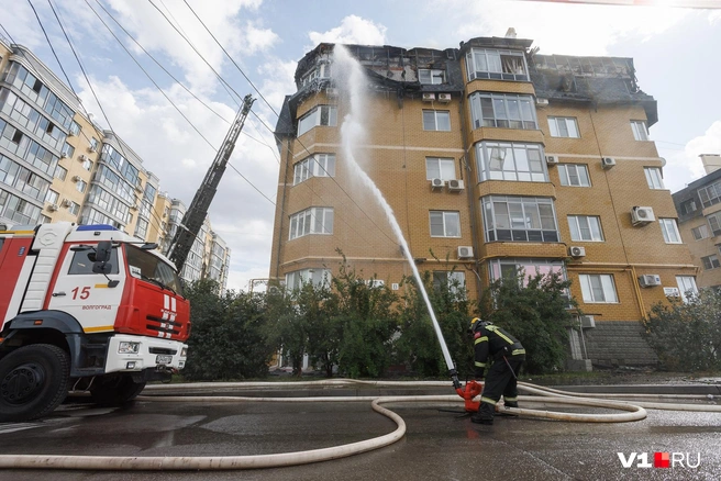 В сложных случаях воды из цистерны может не хватать | Источник: Алексей Волхонский / V1.RU