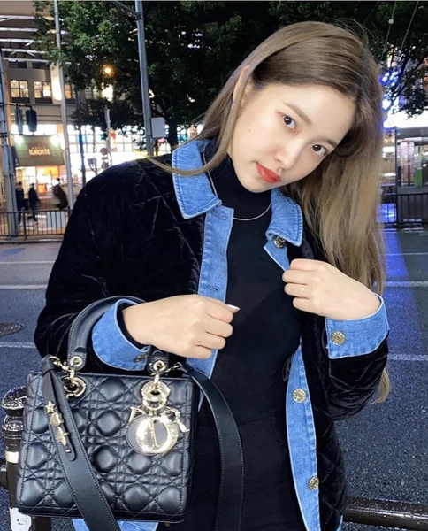 Топ-7 странных вещей, которые носят с собой в сумках корейские айдолы