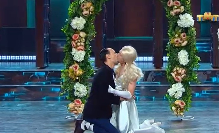 Гарик Мартиросян о поцелуе Дениса Дорохова в «Игре»: «Я консервативный, для меня это перегиб»