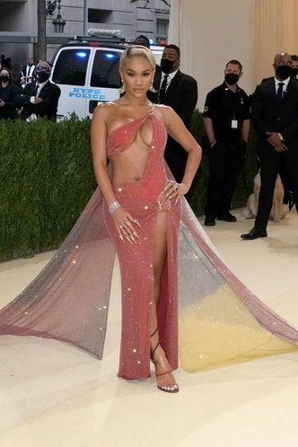 Met Gala 2021: все модные образы бала Института костюма