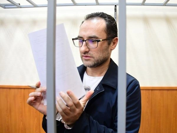 Джин Мирон Спектор, задержанный по делу о коррупции / автор фото Игорь Иванко/Коммерсантъ | www.fontanka.ru