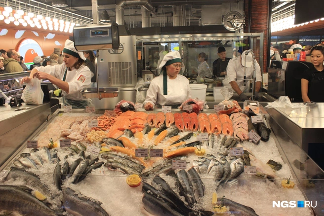 По данным Агентства по продвижению рыбной продукции, Уральский федеральный округ в среднем потребляет 25,4 кг рыбы на человека в год | Источник: Станислав Соколов / NGS.RU