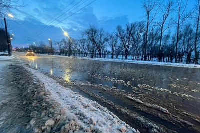 Chelyabinsk street blocked after water main break