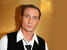 Роман Костомаров ослеп на правый глаз