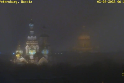 Солнце в Петербурге встает раньше 8 утра, но погода хмурая