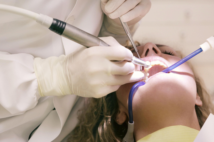 Не класть зубы на полку: как совместить красоту, здоровье и экономию при походе к стоматологу