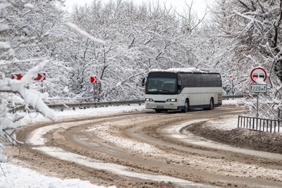 Из Нижневартовска запустили рейсовые автобусы по автозимникам