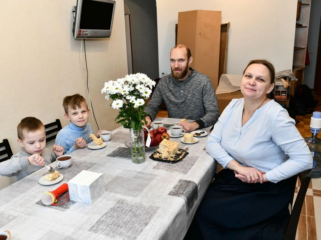 Благодаря меценатам семья Кистол переехала в новую квартиру в 2021 году | Источник: Дмитрий Емельянов / E1.RU