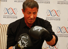 Сталлоне показал в Петербурге картины и бокс