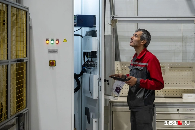 Работа ведется на технологичных станках | Источник: Евгений Вдовин / 161.RU