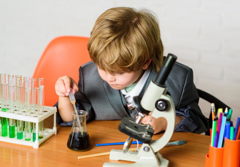 6 идей, как сделать дома научную лабораторию для юного исследователя