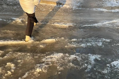 Massive Flooding on Sredne-Sadovaya Street in Samara — Photos