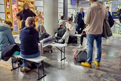 Авиакомпании начали размещать пассажиров из аэропорта Сочи в отелях