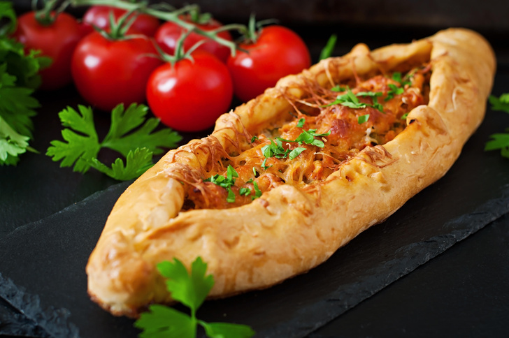 Фото №1 - Путешествуем по вкусам: готовим турецкую пиццу пиде