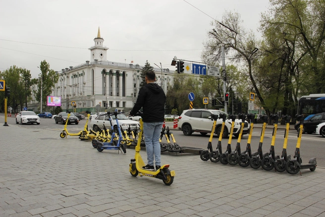 Бывшее здание партийной школы теперь занимает один из корпусов Института менеджмента, экономики и прогнозирования | Источник: Стас Соколов / NGS.RU