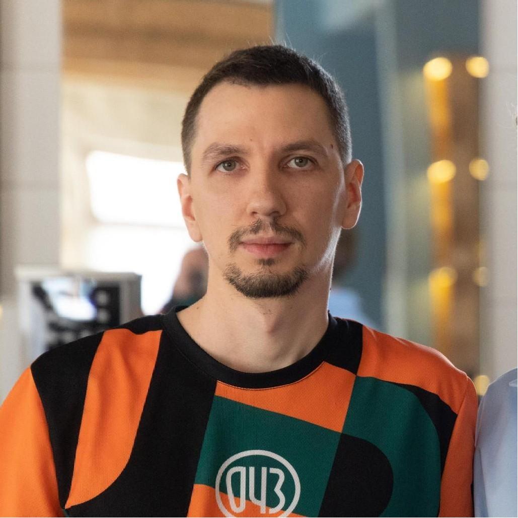 Дмитрий Хомутов