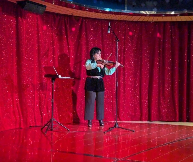 Гостей развлекают прямо с порога, на разных палубах — разная программа: от классической музыки до дискотеки | Источник: читатели / SOCHI1.RU