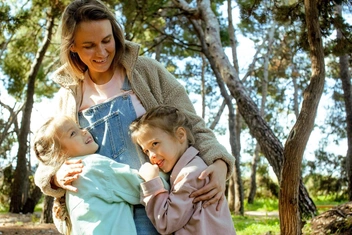 «Ревную мужа к нашим двойняшкам: они даже спят вместе, а я сама по себе»