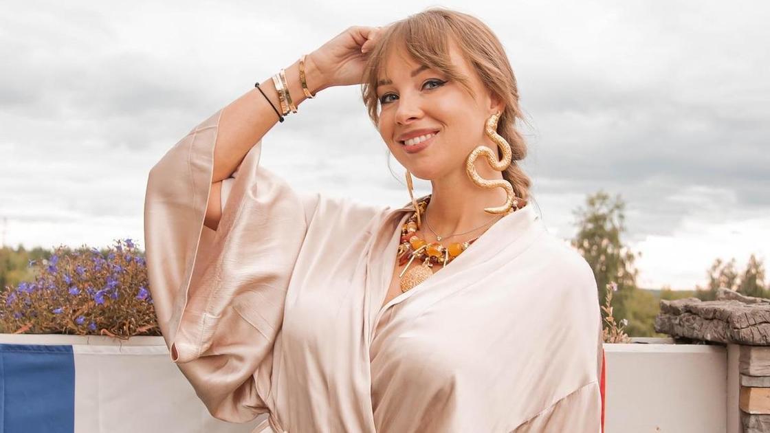 Любовь — это главное! Полина Диброва улетела в Ереван, откуда записывает счастливые видео