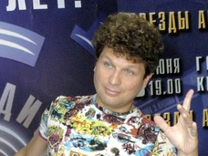 Певец Сергей Минаев высмеял тезку-писателя: «Чувак на мне денег срубил»