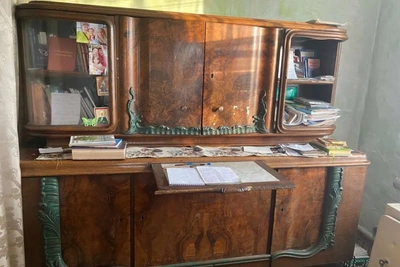 Антикварный шкаф из Германии продают в Красноярске