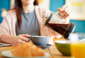 Врач Парецкая объяснила, в какой кружке кофе будет самым вкусным