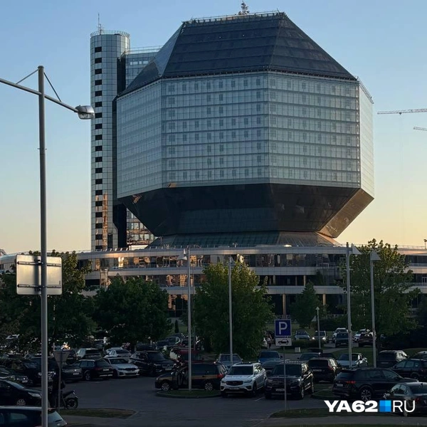 В национальную библиотеку лучше идти на закате. И виды красивые, и фотографии классные | Источник: Виктория Улитова / YA62.RU
