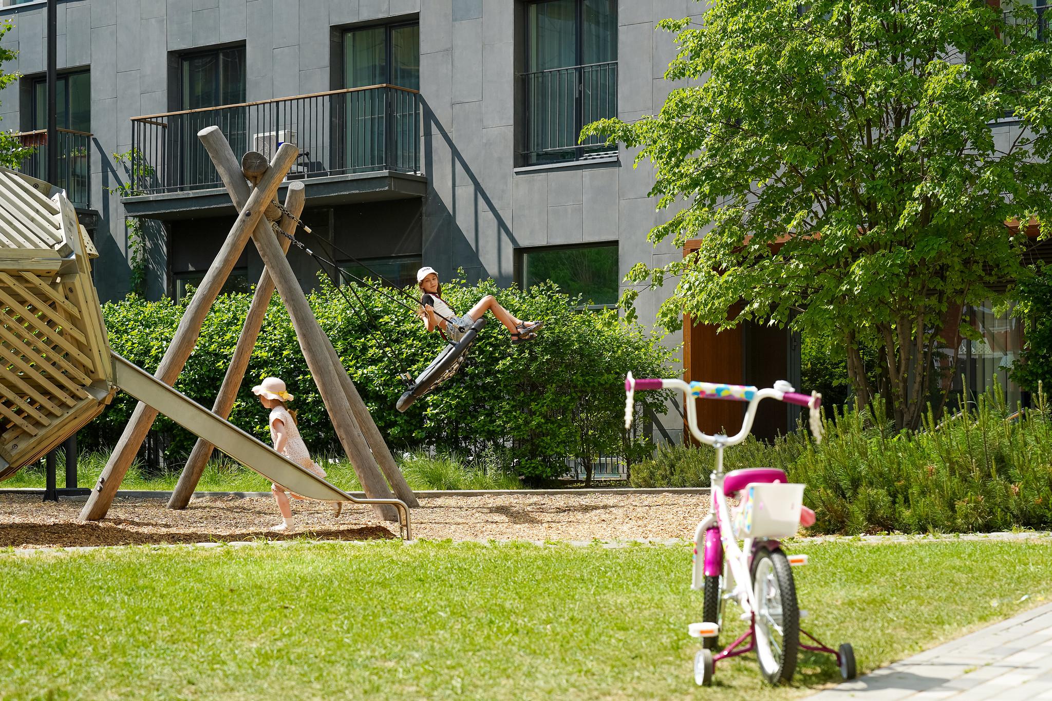 Было: квартал «Суходольский», 2016 год. Стало: Северный квартал, 2025 год (летом 2026 года будет так же) | Источник: Брусника
