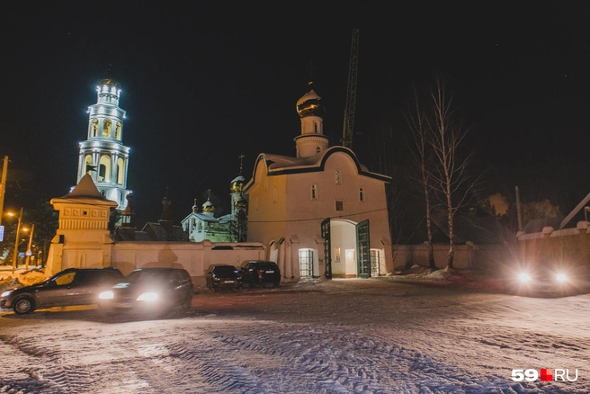 Обычно у храма собирается длинная очередь, но в этом году всё не так | Источник: Тимофей Калмаков