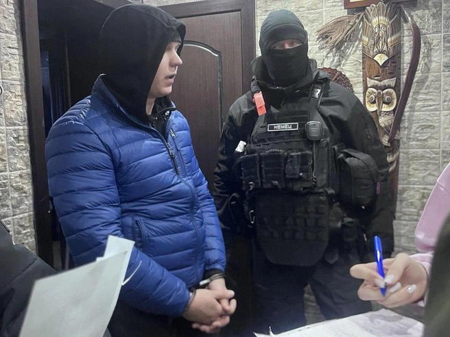 Задержанных ожидают допросы сотрудников правоохранительных органов | Источник: читатель 74.RU