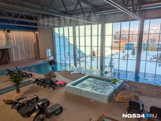 Джакузи около каждого бассейна  | Источник: Мария Ленц / NGS24.RU