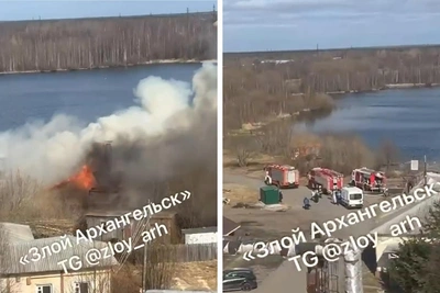 На окраине Архангельска горит 3-й лесозавод