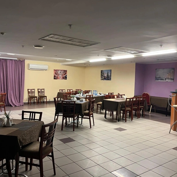 В Угличе второй год пытаются продать бывший отель «Азимут». Цену снизили в 5 раз, желающих нет