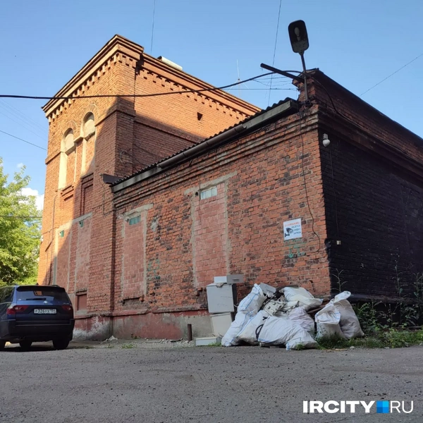 Не менее роскошное здание подстанции | Источник: Ксения Власова / «ИрСити»