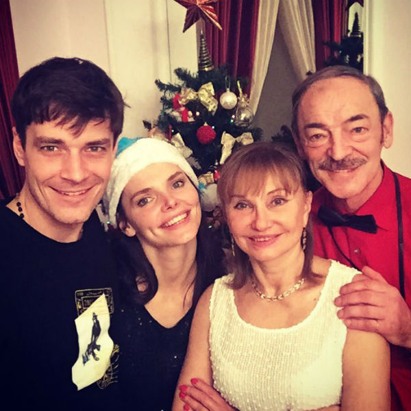 Елизавета Боярская вместе с семьей