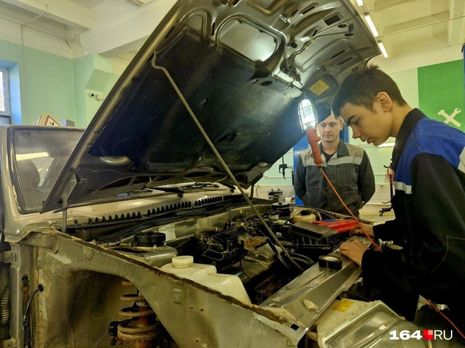 Мастер и его подопечный готовятся к соревнованиям | Источник: Виктория Федорова / 164.RU