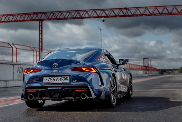 Фото №1 - Toyota Supra: не ласковый, не нежный зверь