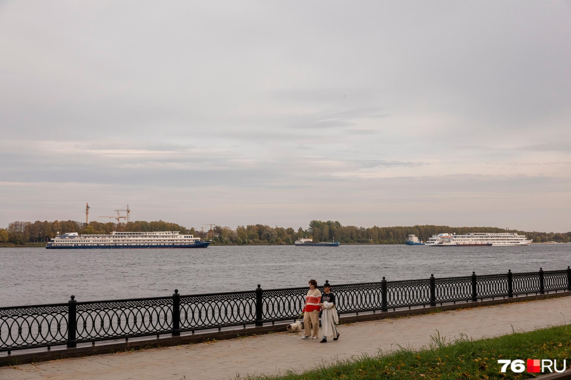 Снимаем пуховики? Ярославцев предупредили об октябрьском потеплении