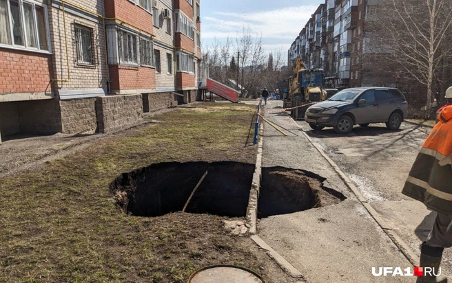 В уфимском Затоне грунт обвалился еще 4 апреля | Источник: Булат Салихов