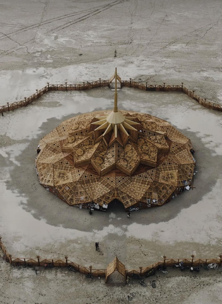 Буря в пустыне: знаменитый фестиваль Burning Man затопило