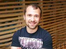 Александр Якин: сын Букиных из сериала «Счастливы вместе» успел поработать водителем и облысеть