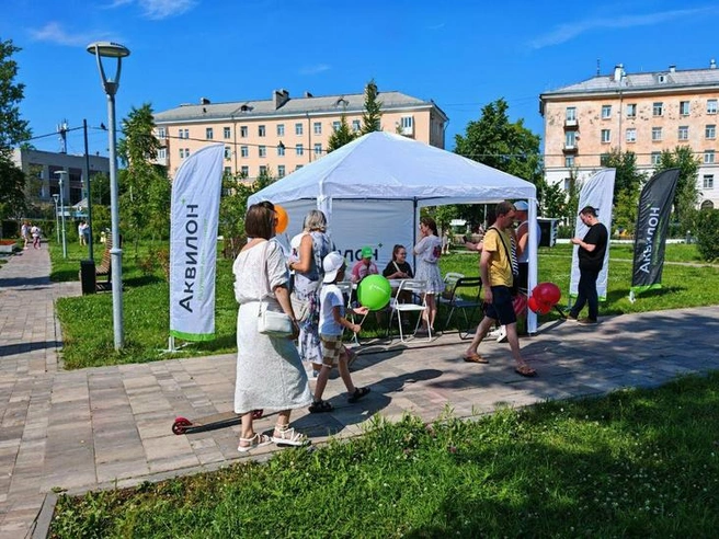 Атмосфера праздников, которые устраивает застройщик, всегда наполнена яркими эмоциями и улыбками | Источник: Группа Аквилон