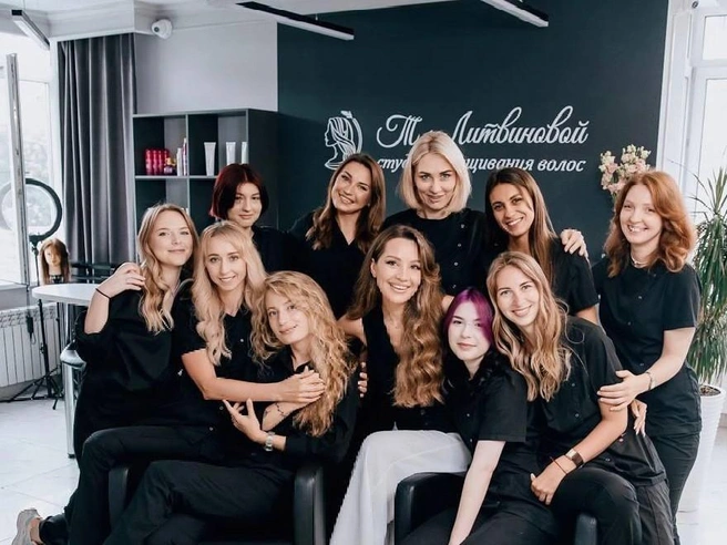 Команда Татьяны в ее студии | Источник: личный архив Татьяны Литвиновой